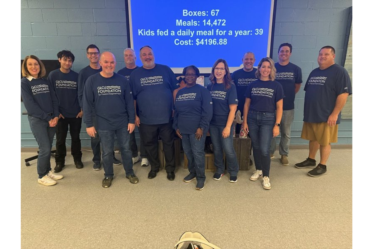 GLCU Foundation- “Week of Volunteering” group photo