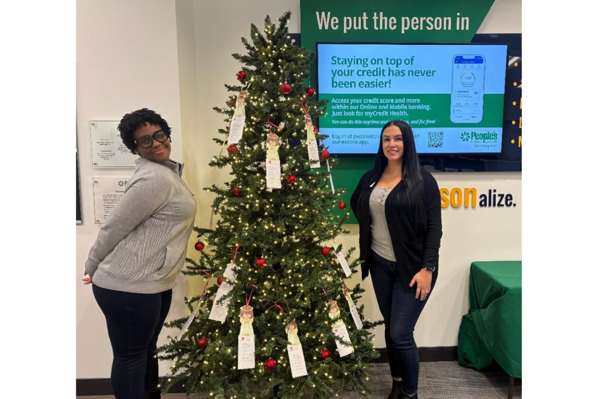 L to R- Pictured are People's Credit Union Member Service Representative Totiyanna Brockington and Head of Middletown Branch, Cassandra Anderson.