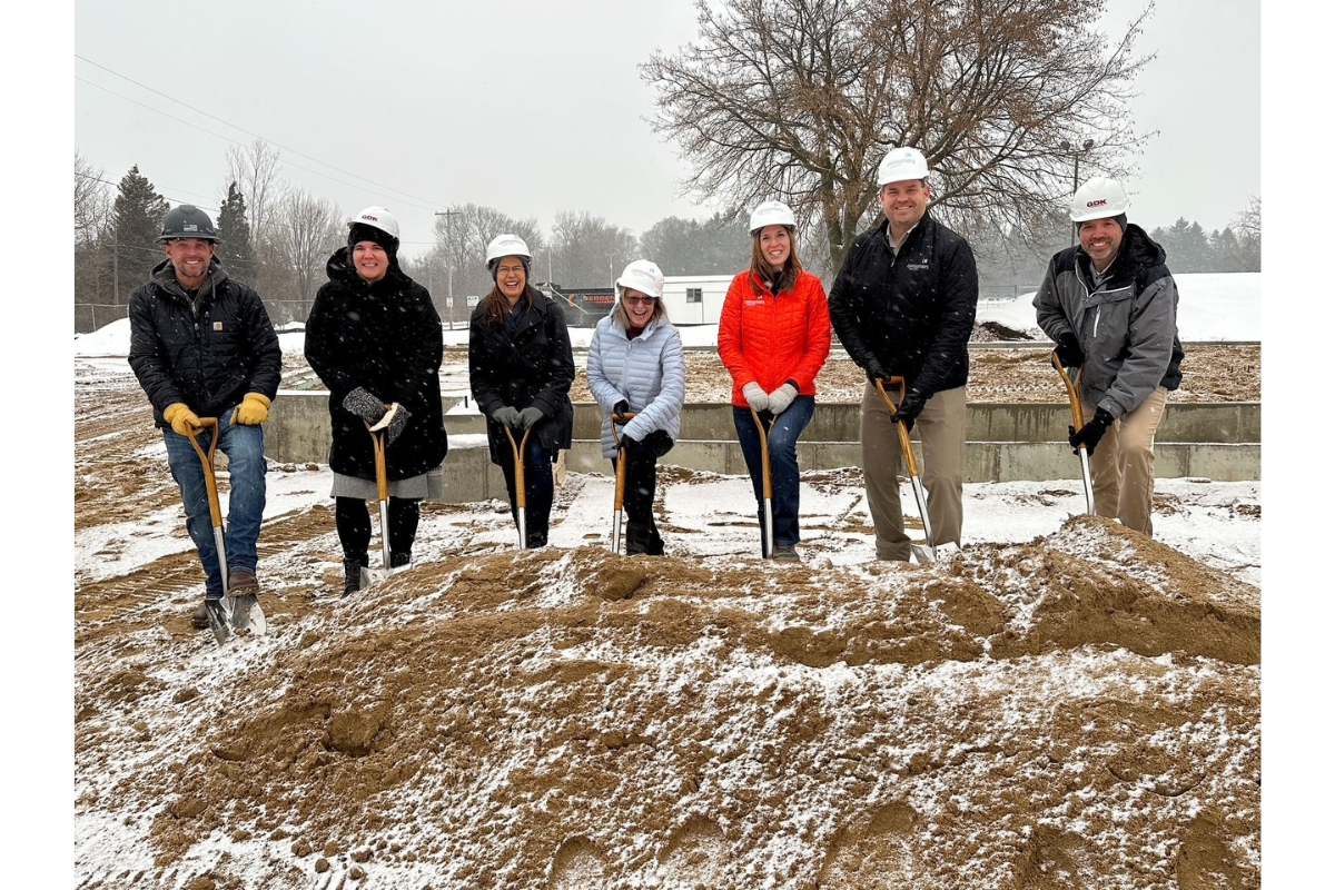 Consumers Credit Union- groundbreaking group photo