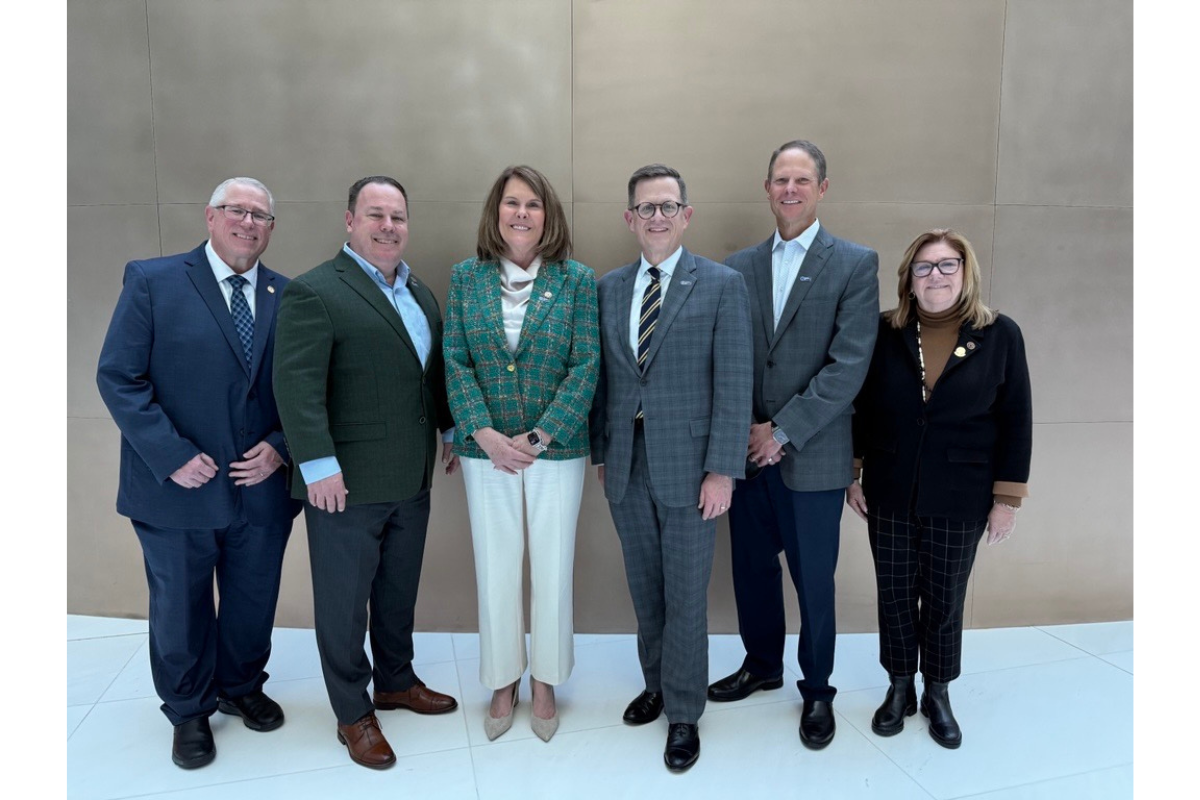 From left to right: Patrick Pierce, Jim Morrell, Karen Harbin, Scott Simpson, Keith Sultemeier, Amy Sink