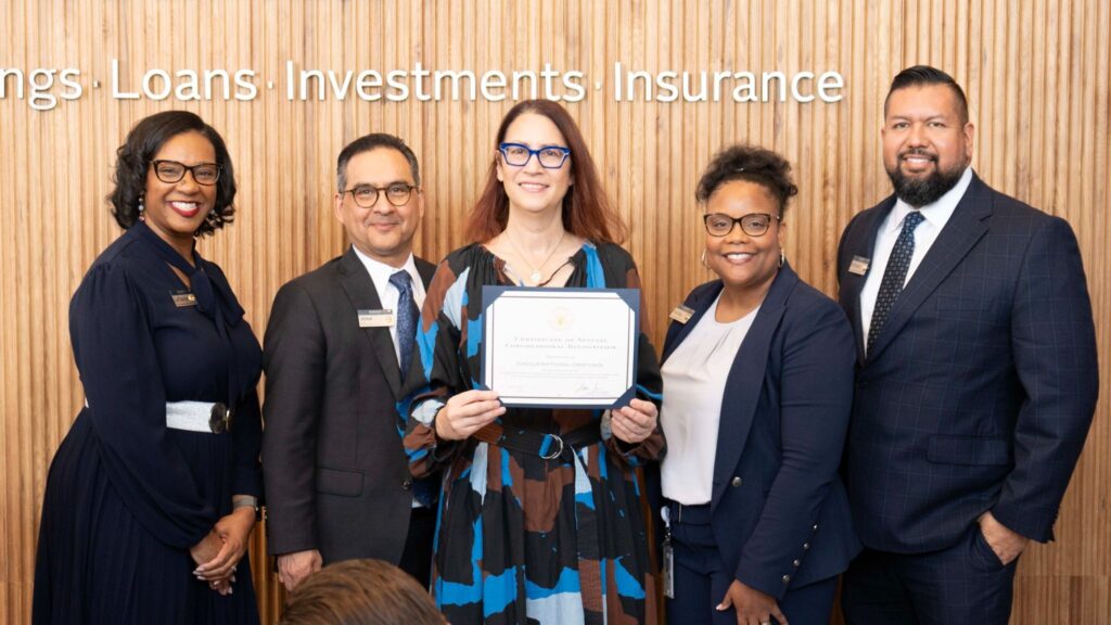 LaTasha Pitts, branch manager, Los Angeles Mid-City; Jose Lara, president, SchoolsFirst FCU; Congresswoman Laura Friedman; Ashley Franklin, VP, branches, SchoolsFirst FCU; and William DeLeon, SVP, branch operations, SchoolsFirst FCU.