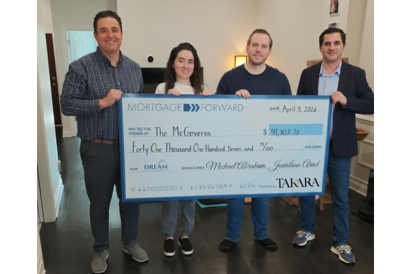 In the picture, from left to right: Michael Abraham, Chief Strategy Officer of Great Lakes Credit Union (GLCU) and CEO of Mortgage Forward Daniella & Frank McGovern - borrowers, they were hosting the closing at their home. Jonathan Arad, CEO of Takara