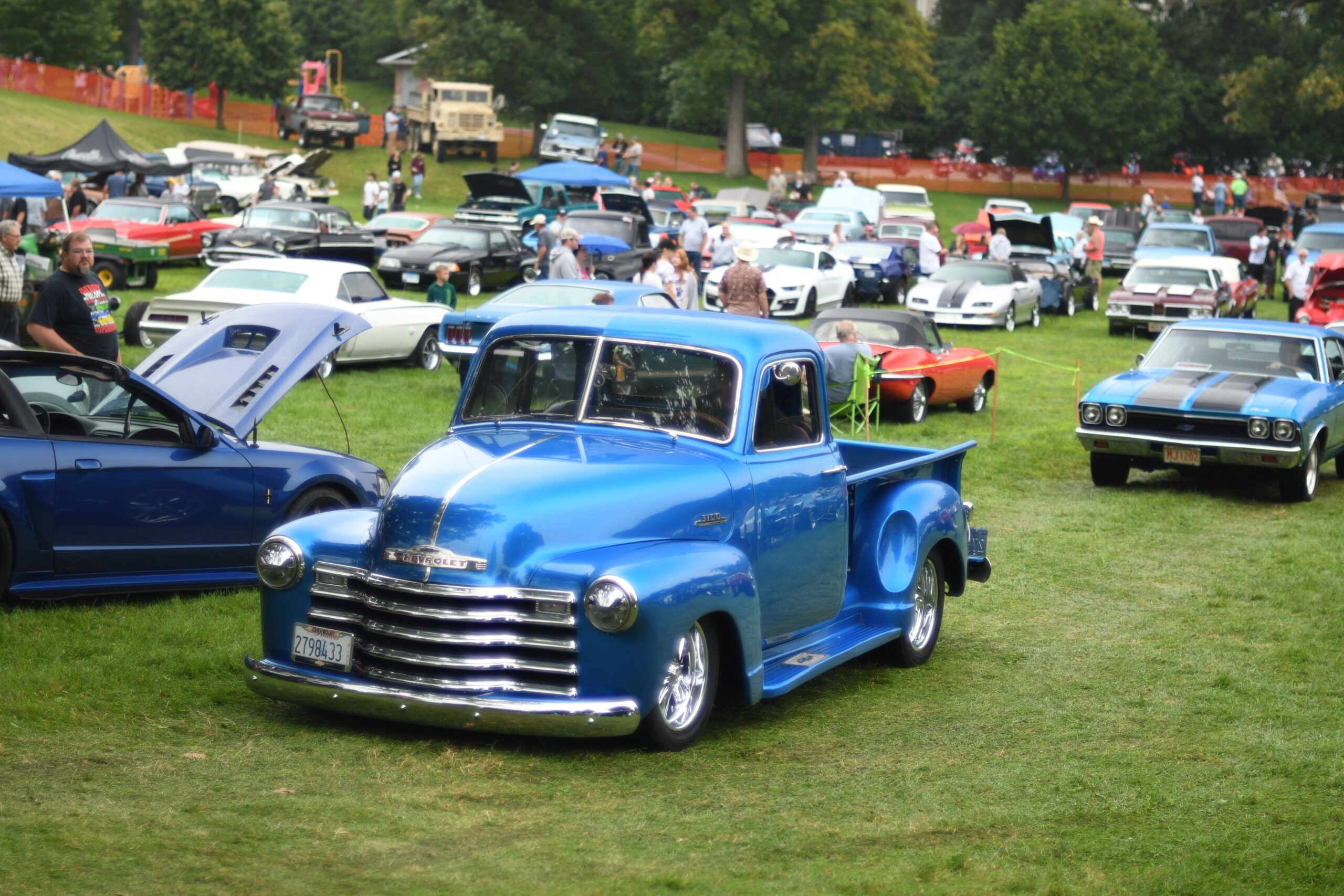 HAMPSHIRE, US - Aug 13, 2022: An aerial view of retro cars during show in Hampshire